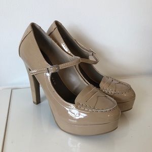 LC Lauren Conrad patent leather loafer heels EUC!